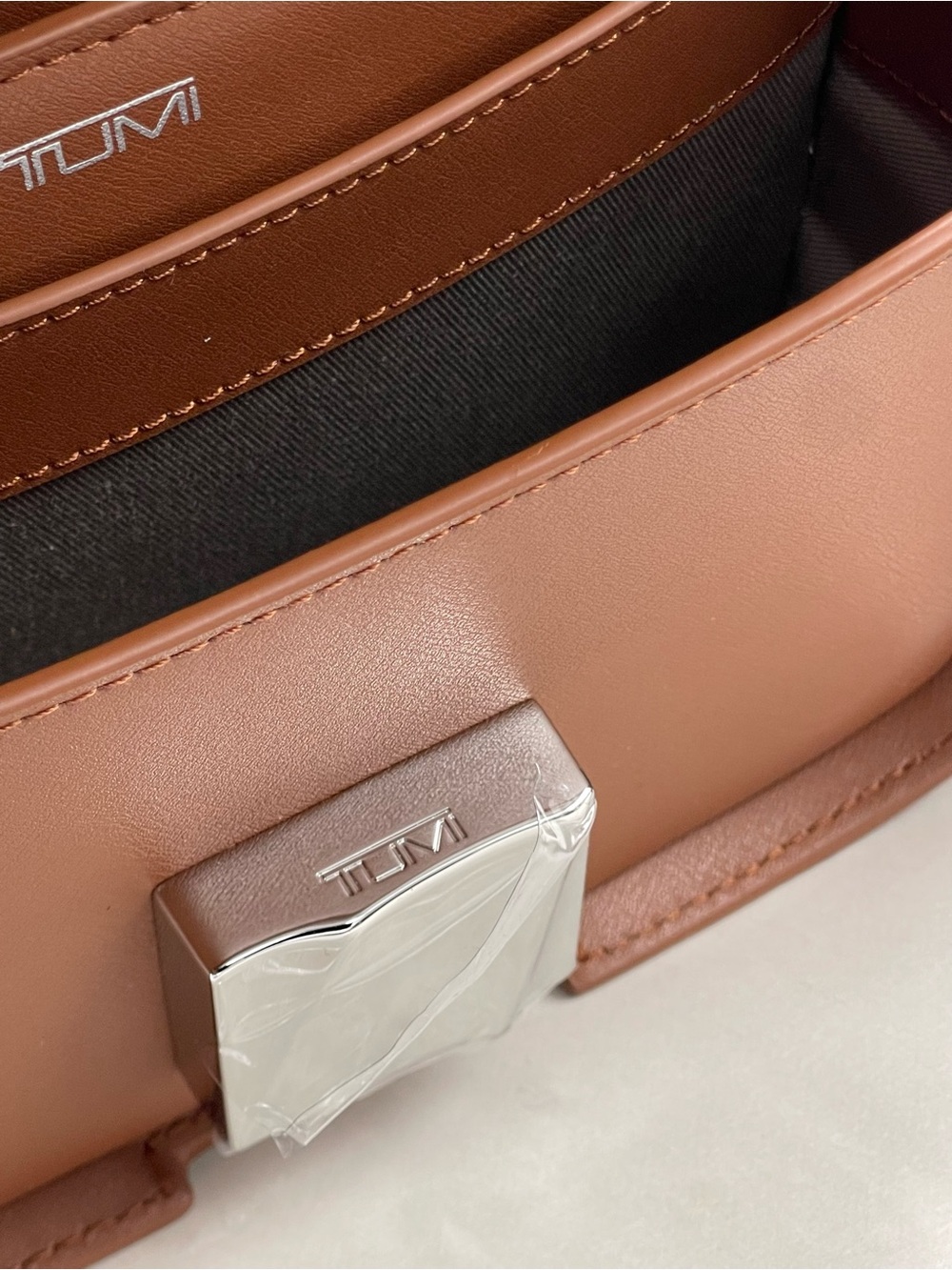 TUMI Olas Small Premium Leather Shoulder Bag (Color : Sienna) - Picture 13 of 16